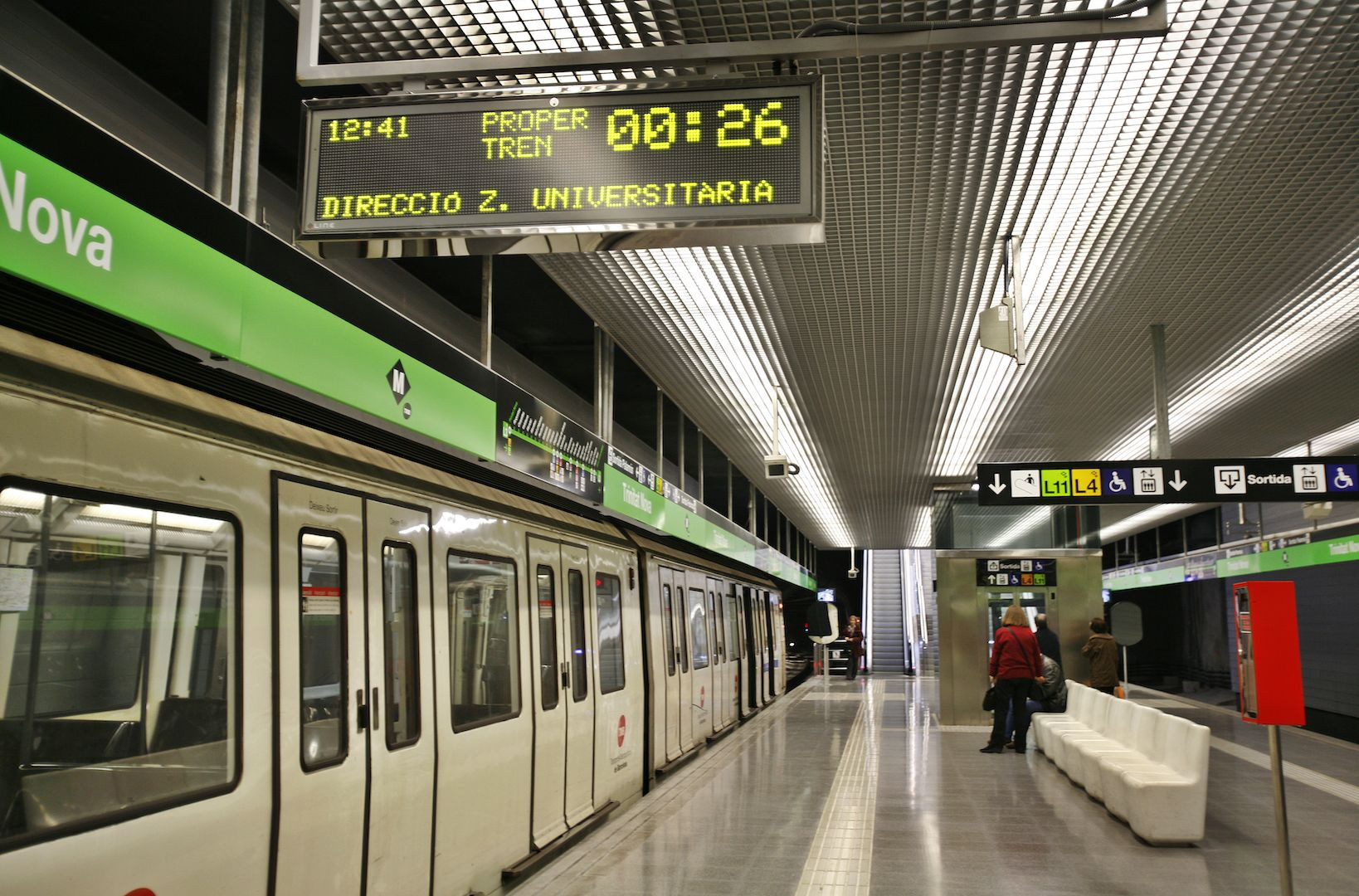 Estación de metro de la L3, donde hubo una agresión a un vigilante / TMB