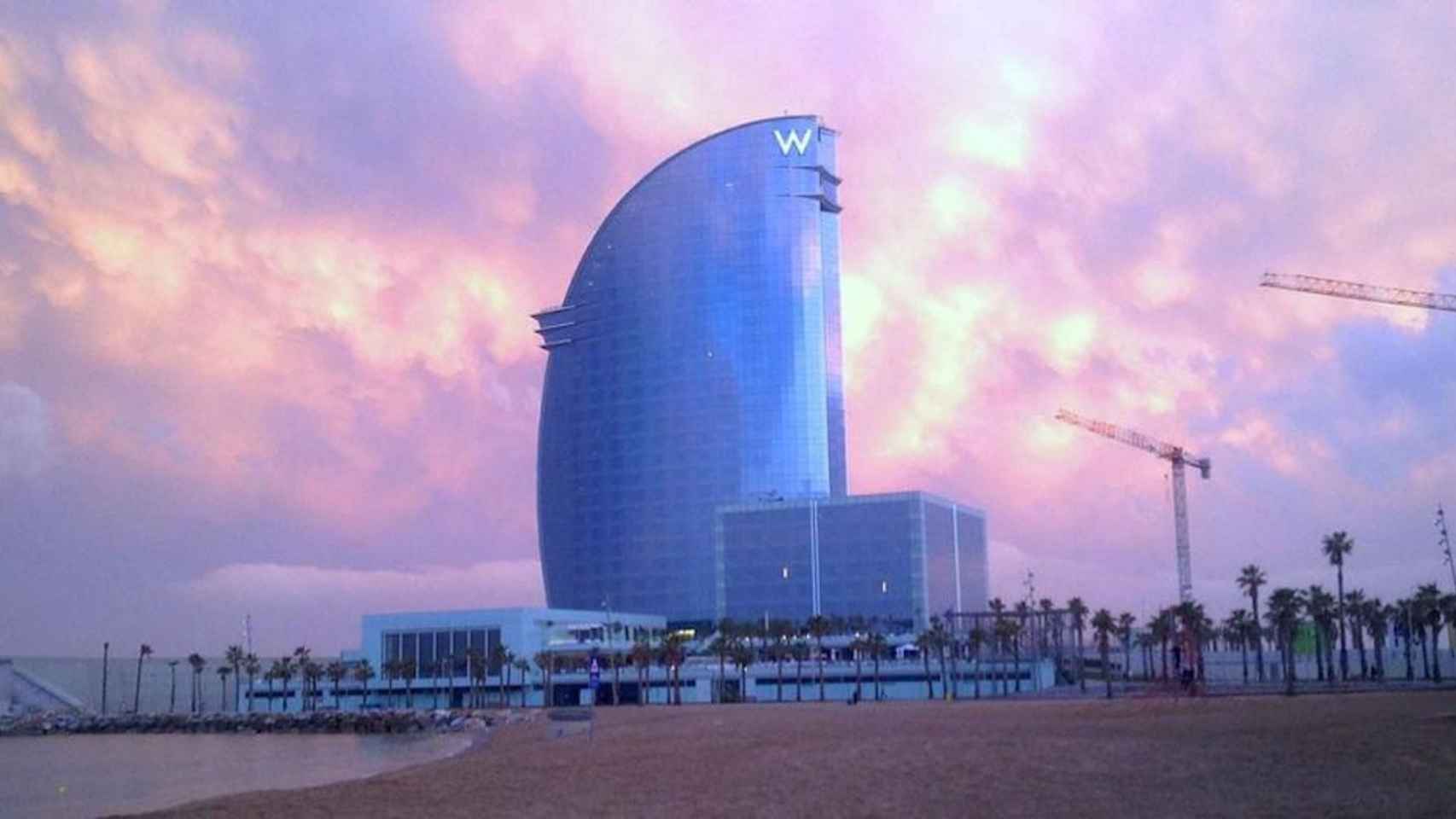 El Hotel Vela, en el barrio de la Barceloneta / CG