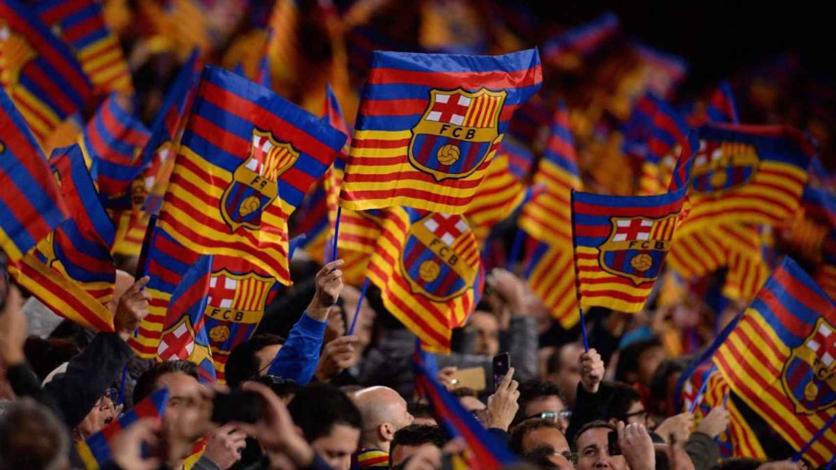 Aficionados del Barça durante un partido en el Camp Nou / EFE