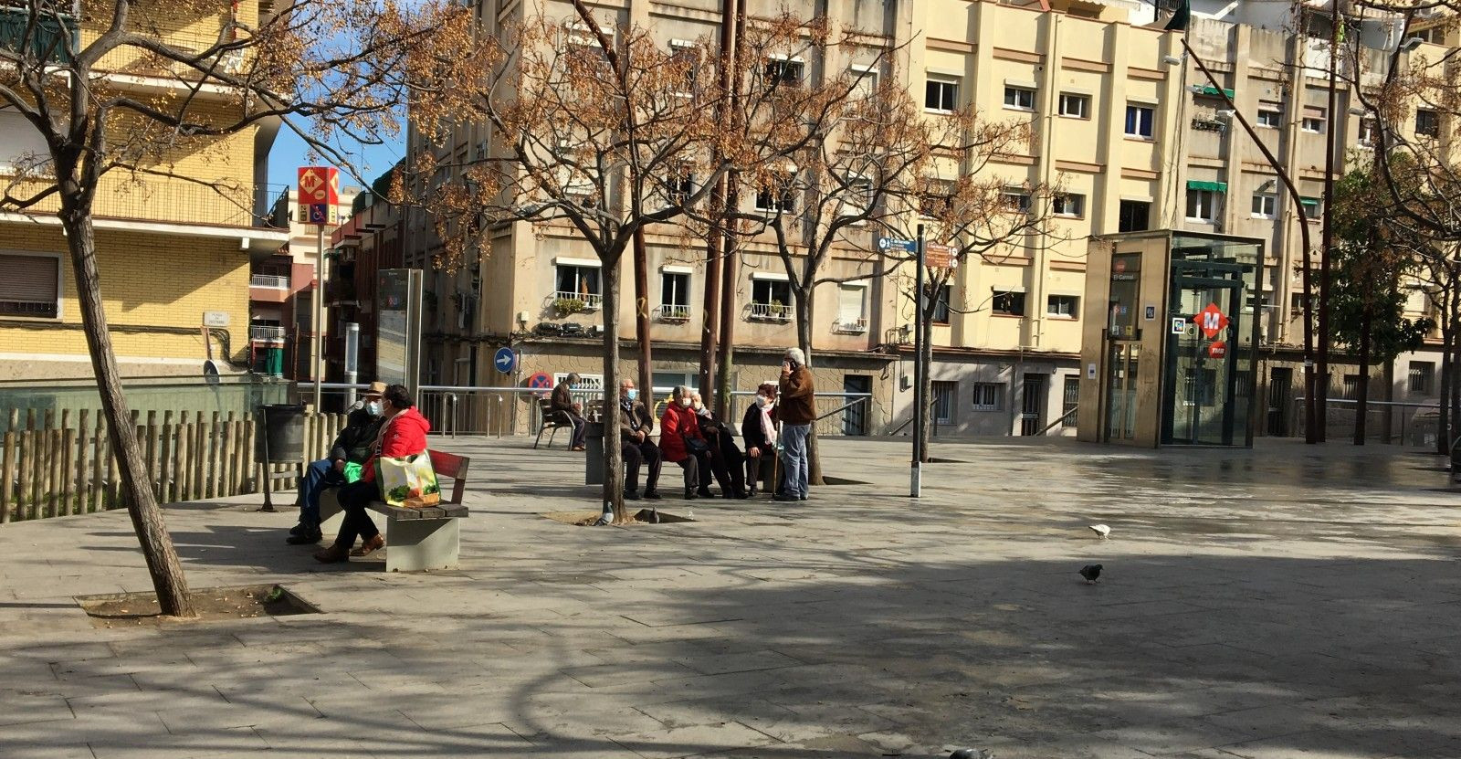 Vecinos del Carmel en la plaza Pastrana / RP