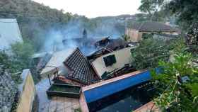 Así ha quedado la casa después del incendio ocurrido en Vallvidrera / BOMBERS