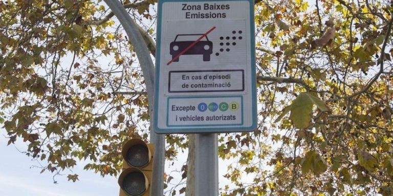 Señal de Zona de Bajas Emisiones / AYUNTAMIENTO DE BARCELONA