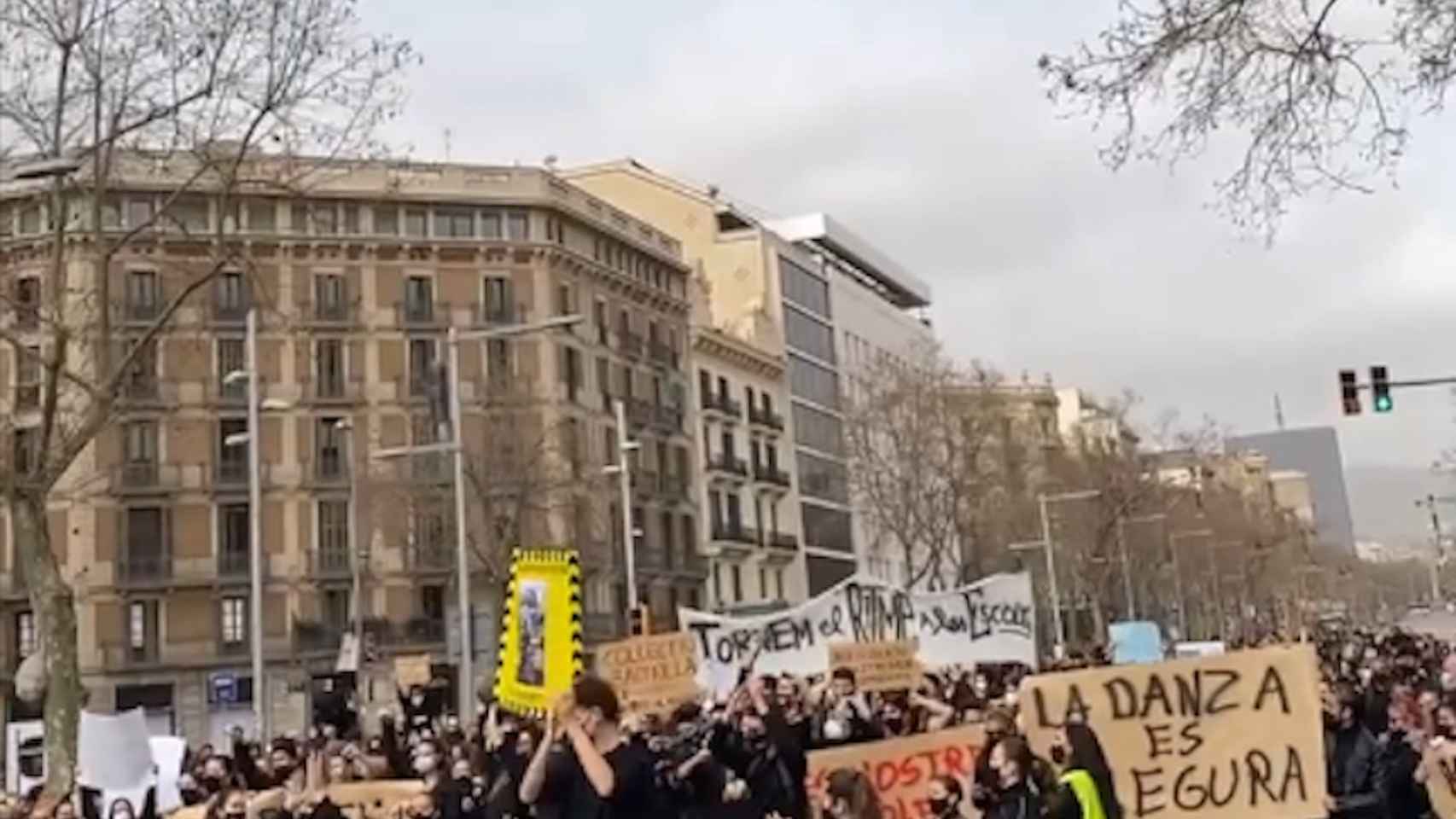 La manifestación de las escuelas de danza corta Aragó y Paseo de Gràcia / REDES SOCIALES