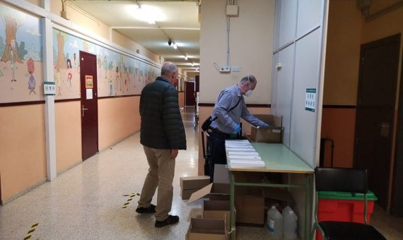 Colegio Ferrer i Guàrdia en el barrio de Ciutat Meridiana / G.A