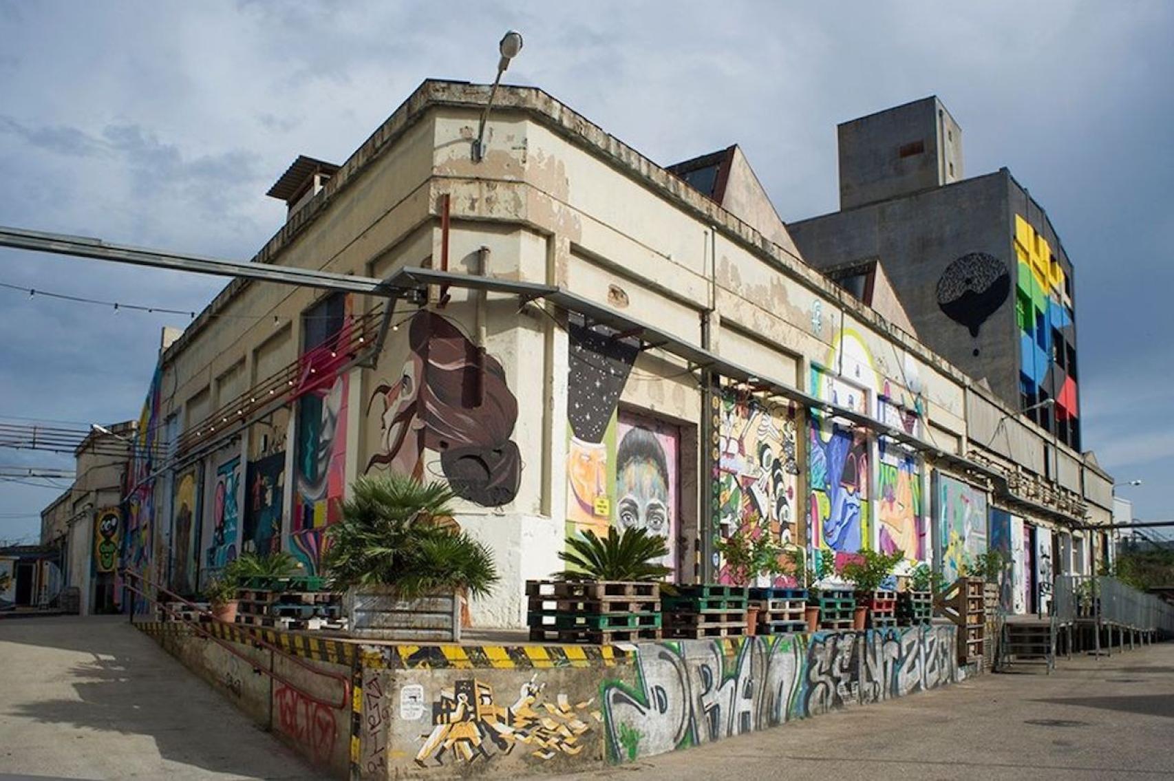 Nau Bostik, un referente cultural del barrio de La Sagrera