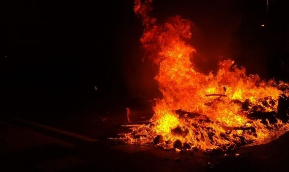 Barricadas y hogueras en Barcelona contra el encarcelamiento de Hasél / G.A.