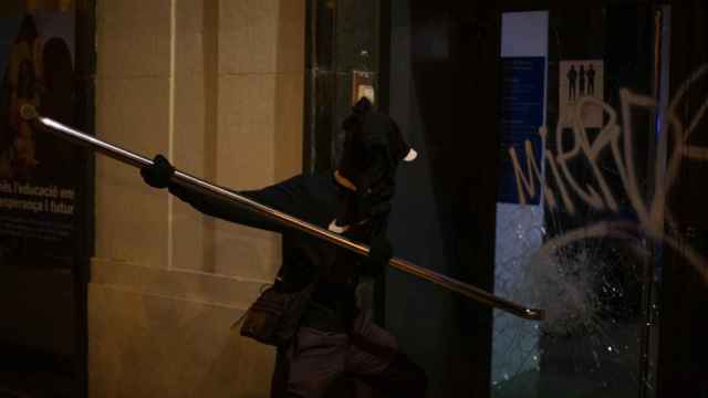 Un joven trata de asaltar la oficina de un banco tras la manifestación / EP
