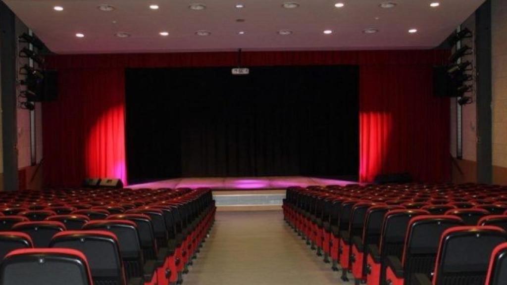 El teatro del colegio, con capacidad par 400 personas / THE BRITISH SCHOOL OF BARCELONA