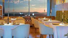 Interior del restaurante Atempo de Jordi Cruz en Sant Julià de Ramis / ATEMPO
