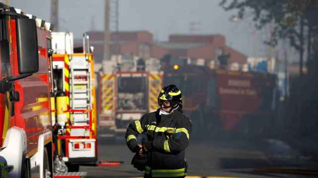 Los bomberos durante una intervención / EFE