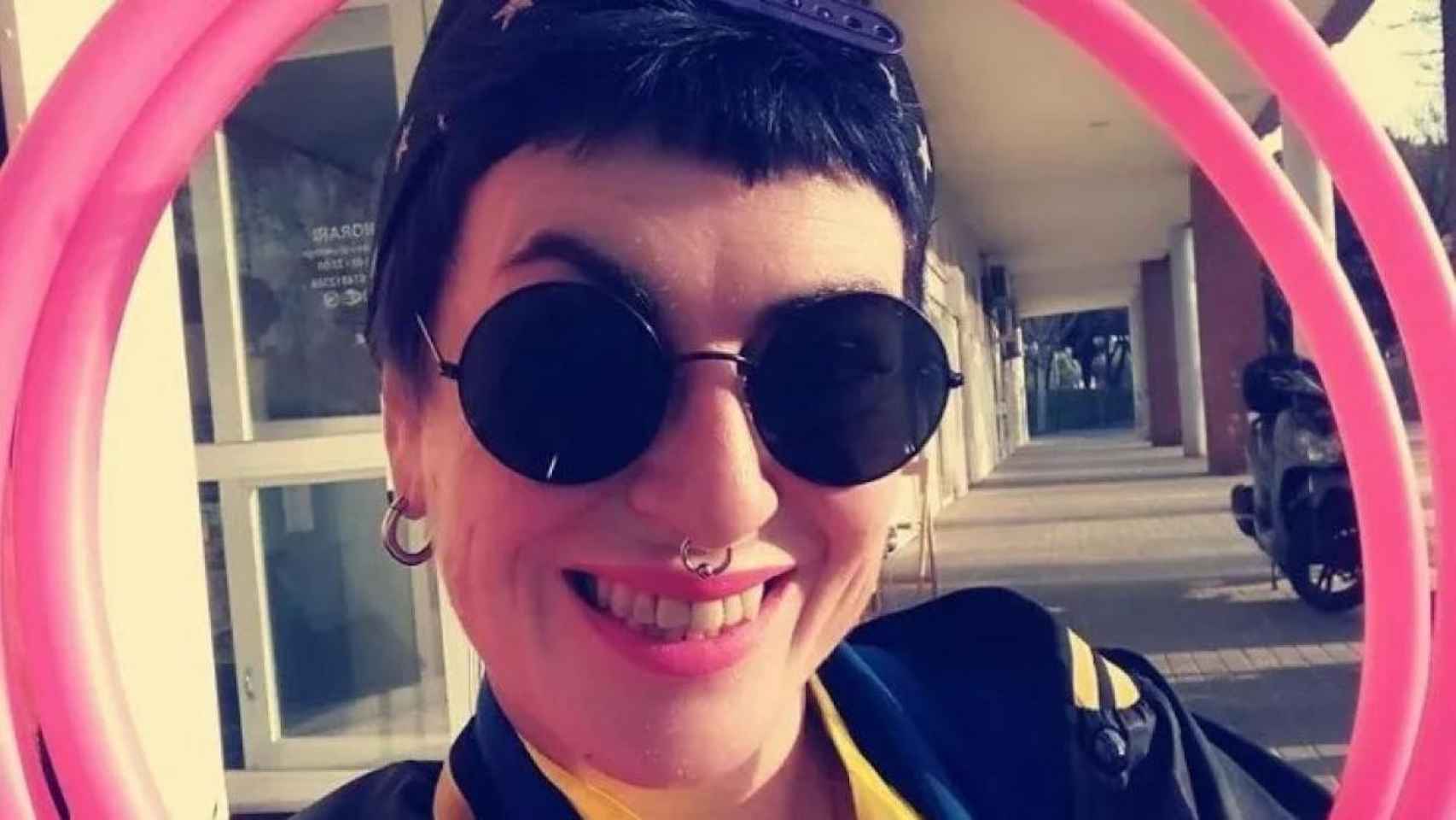 Sara, la italiana acusada de prender fuego al furgón de la Urbana, en una imagen publicada en sus redes sociales / LA REPUBBLICA