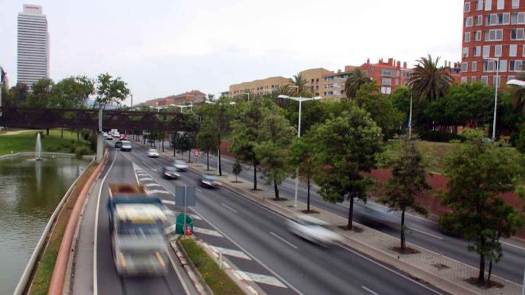 El ladrón intentó huir por la ronda litoral tras salir nadando