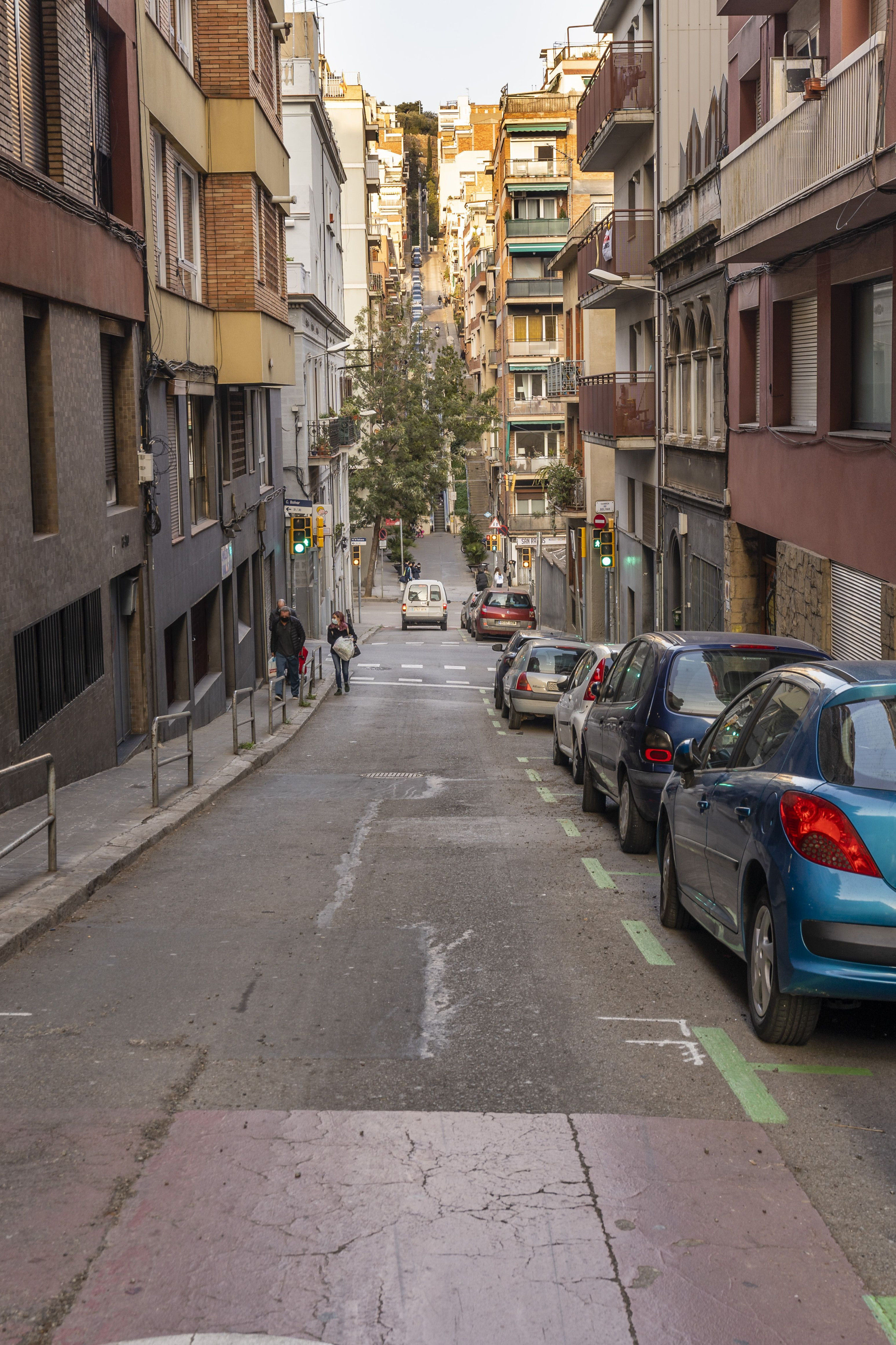 Panorámica de Baixada de la Glòria, una calle de Vallcarca con un gran desnivel / INMA SANTOS