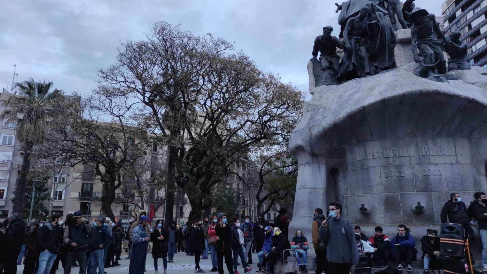 Unas 200 personas se concentran en Barcelona al inicio de la manifestación por Pablo Hasel este sábado/ EUROPA PRESS