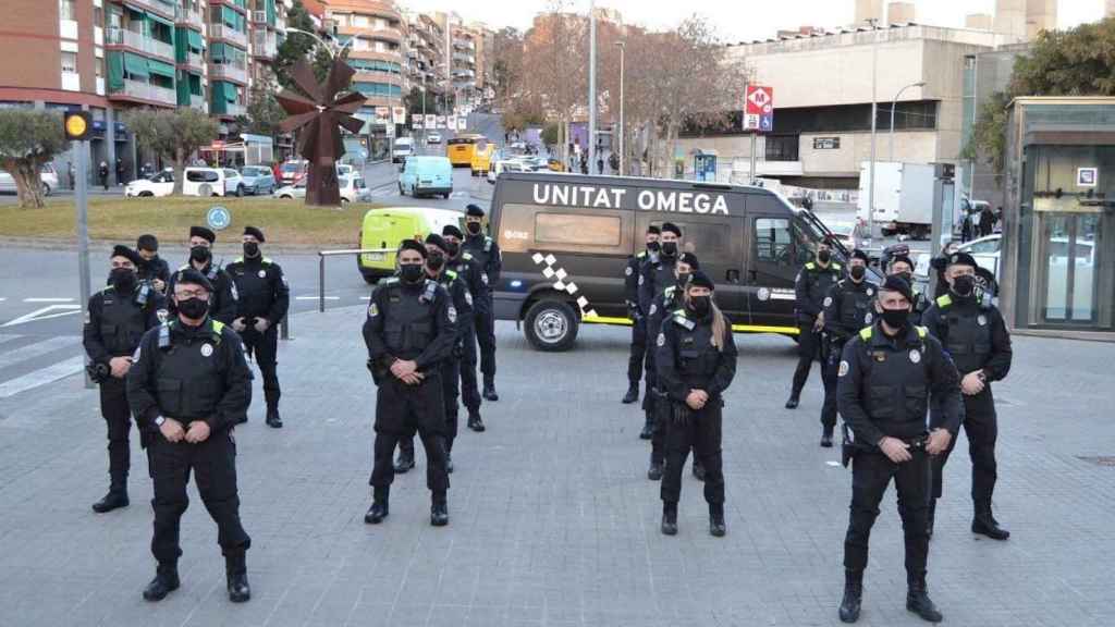 La Unidad Omega de Badalona, que ha frustrado una okupación y ha detenido a los delincuentes / TWITTER - @Albiol_XG