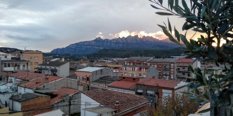 Las vistas a Montserrat desde la terraza de Elisabet y Enric en Sant Vicenç de Castellet / CEDIDA