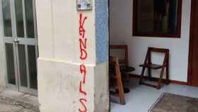 Pintadas en la sede de Arran en el Clot / REDES SOCIALES