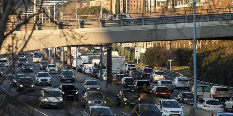 Coches en Barcelona / EUROPA PRESS