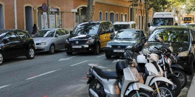 Vista de la calle Llacuna, esquina con la calle de Ramón Turró / Andreu Dalmau - EFE