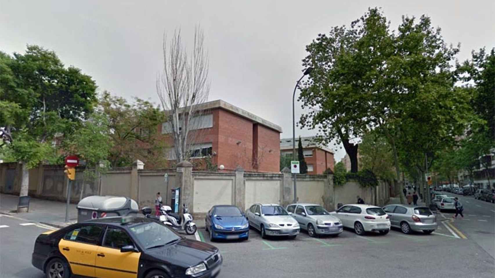 Exterior del solar donde se ubicará el nuevo polideportivo / AJ BCN