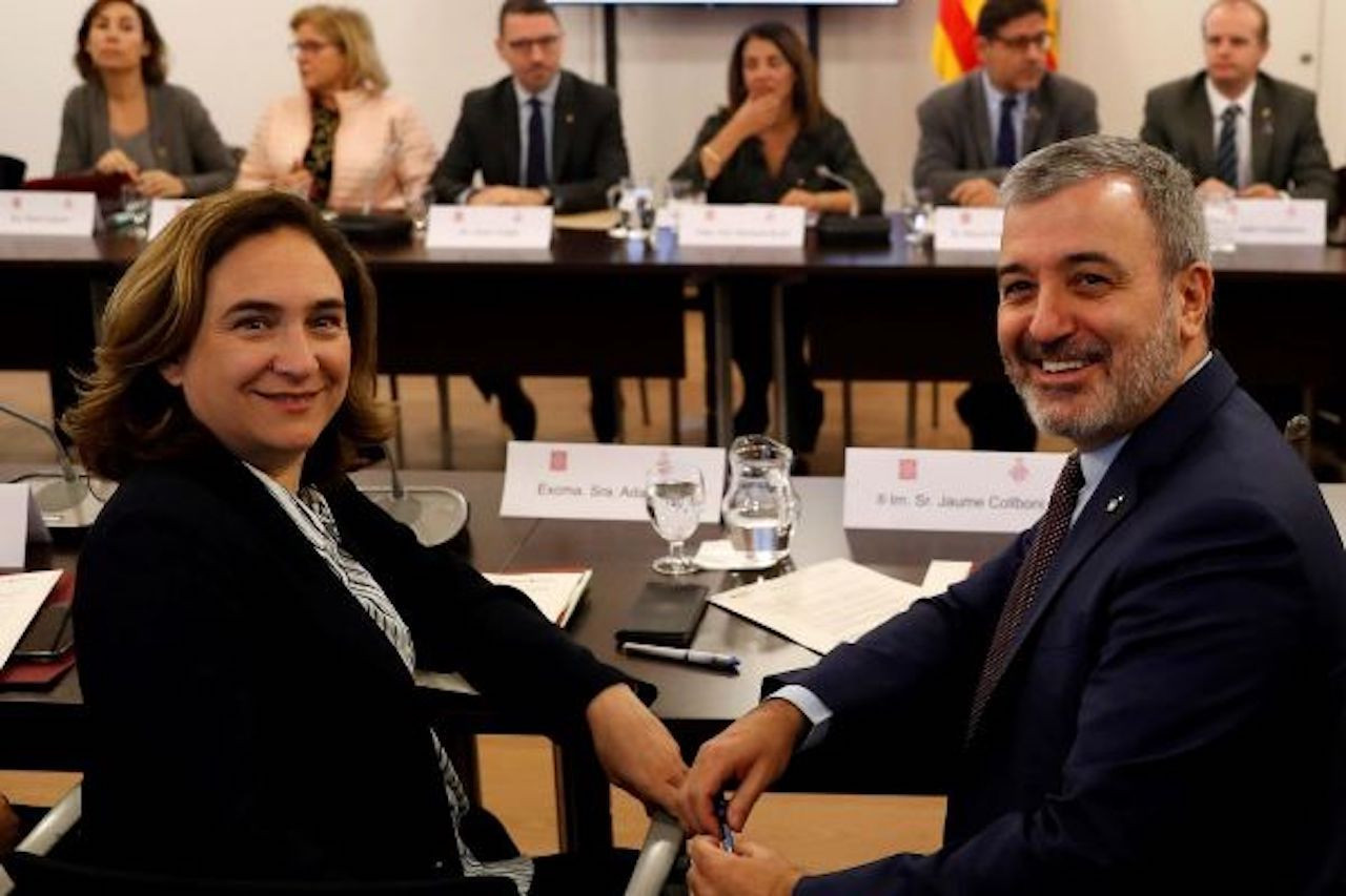 Ada Colau y Jaume Collboni, en el Ayuntamiento de Barcelona / EFE