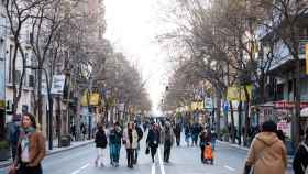 Iniciativa 'Obrim Carrers' en la calle de Sants / AJ BCN