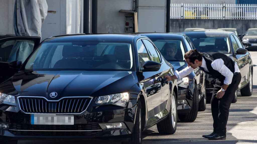 Coches de la empresa Cabify en una imagen de archivo / EFE