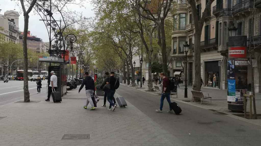 Turistas en el paseo de Gràcia / ARCHIVO