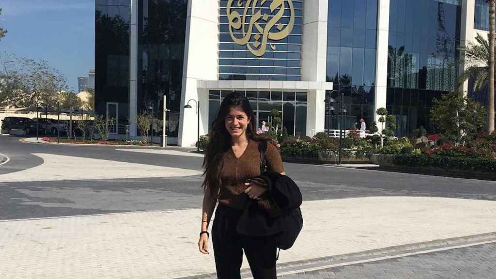 Helena Sardà, la hija de Xavier Sardà que hace de presentadora para el grupo Al Jazeera / INSTAGRAM