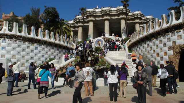 Turistas en el Park Güell de Barcelona / EUROPA PRESS