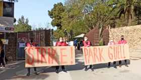 Algunos de los trabajadores del Park Güell que han seguido la huelga / TWITTER - @CCOO_BSM