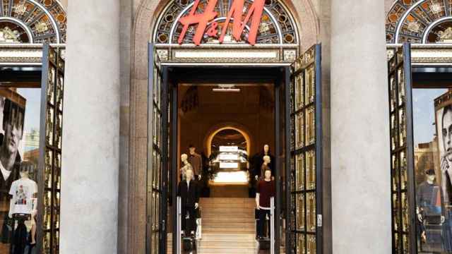 Exterior del comercio de H&M en Paseo de Gràcia / ARCHIVO