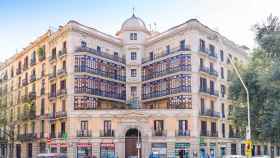 Panorámica de la casa Doménec Coll, en la esquina entre Diputació y Bruc / INMA SANTOS