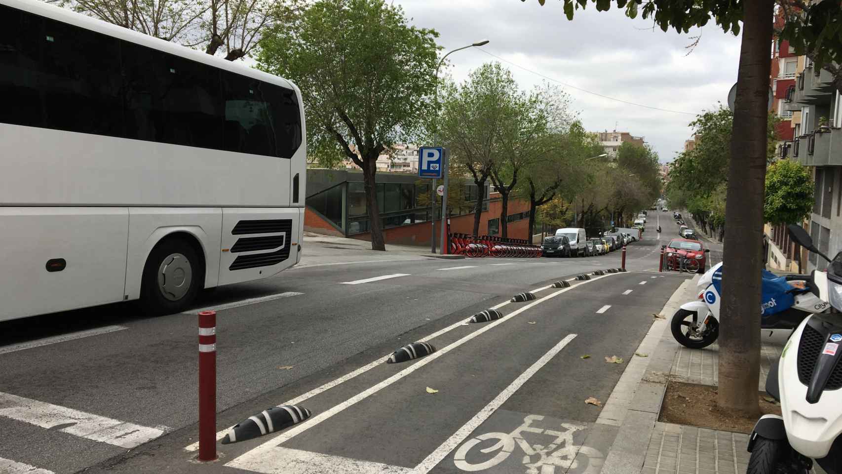 Carril bici de la calle Camèlies, en el Baix Guinardó / RP