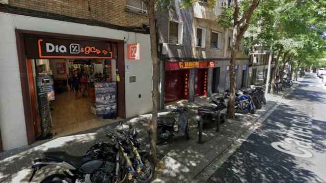 El supermercado DIA de la calle Dante Alighieri, uno de los establecimientos asaltados / GOOGLE STREET VIEW