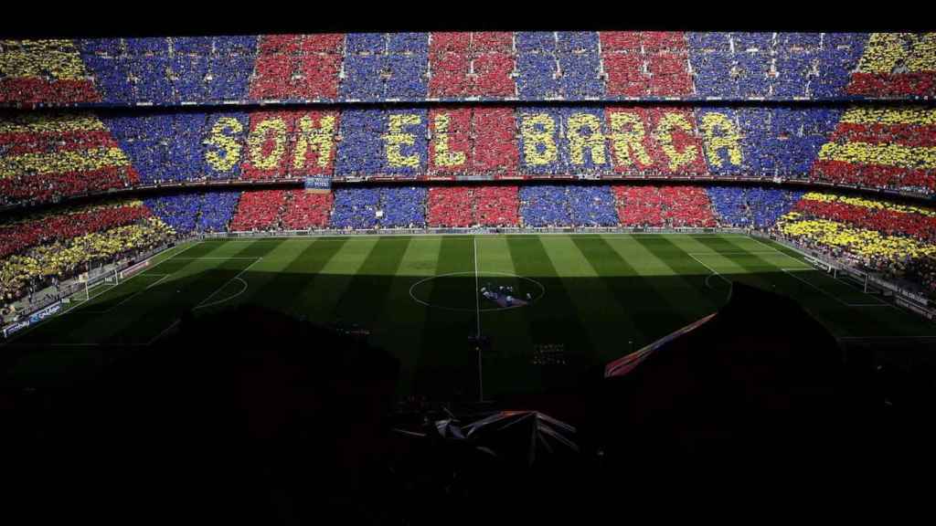 Camp Nou lleno en una imagen de archivo / EFE