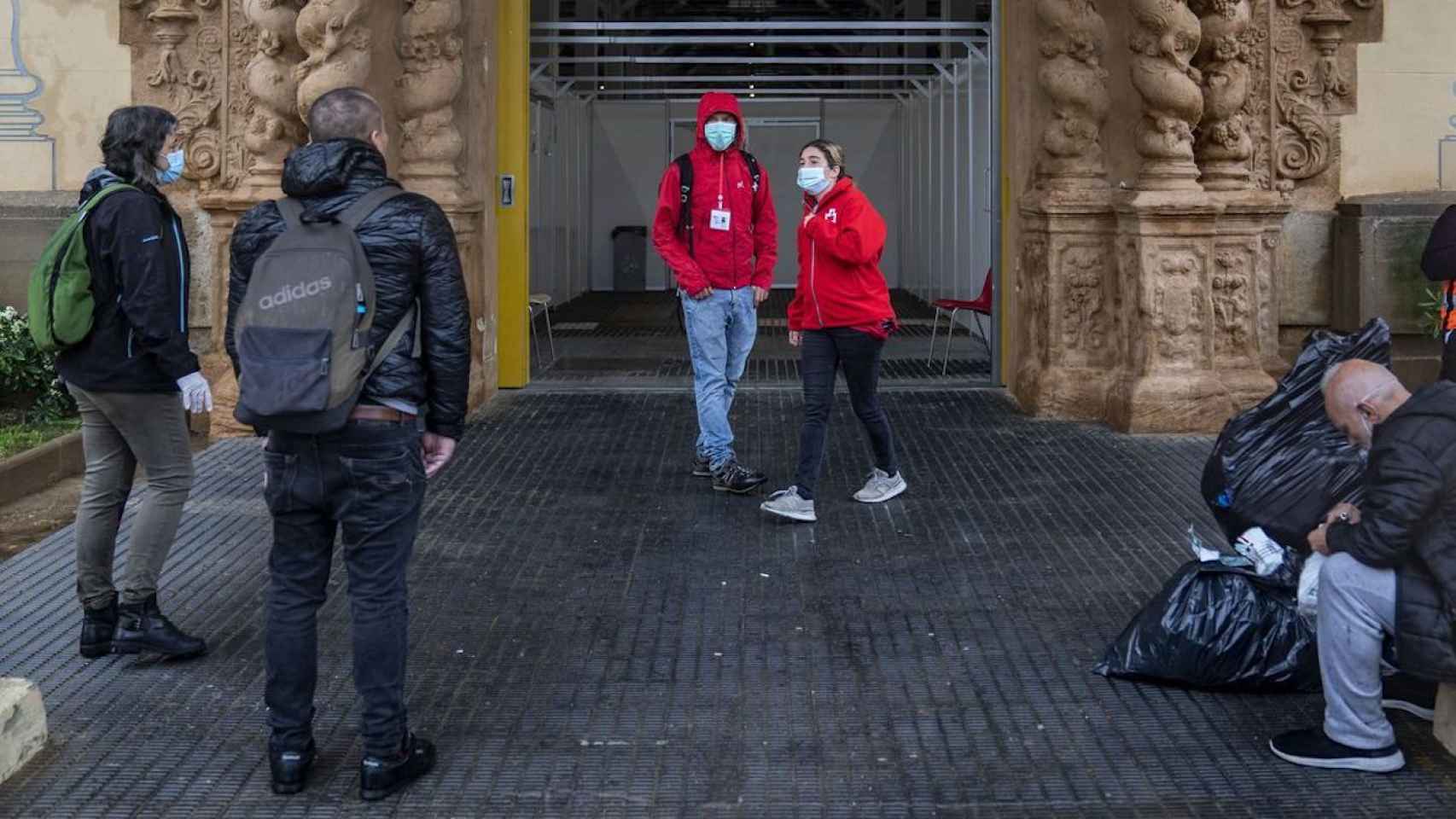 Voluntarios de la Cruz Roja en Barcelona / AYUNTAMIENTO DE BARCELONA