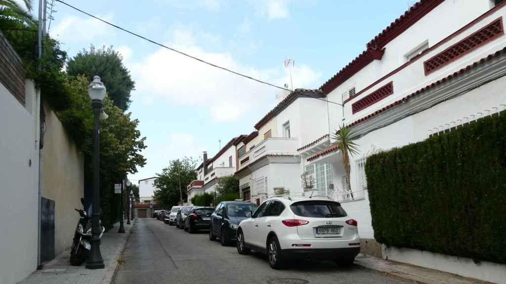 Vehículos estacionados en la Mercè / WIKI