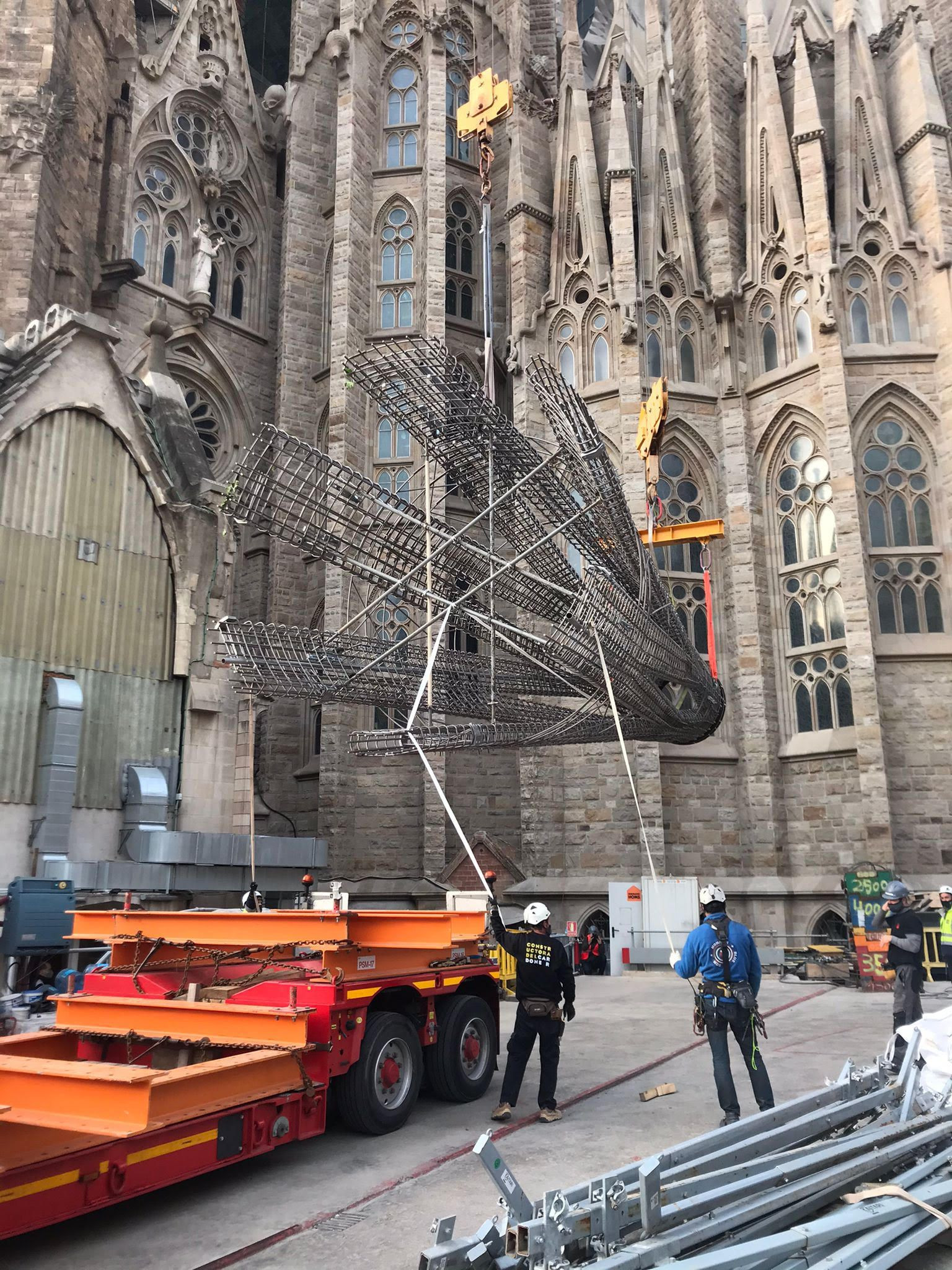 Pieza del coronamiento de la torre de María / SAGRADA FAMÍLIA