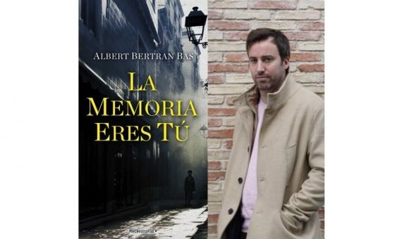 Fotomontaje del libro 'La memoria eres tú' y Albert Bertran, su autor / MA