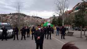 Los Mossos d'Esquadra blindan la zona del acto de Vox en el Carmel el pasado 1 de febrero / @Endavant_Bcn