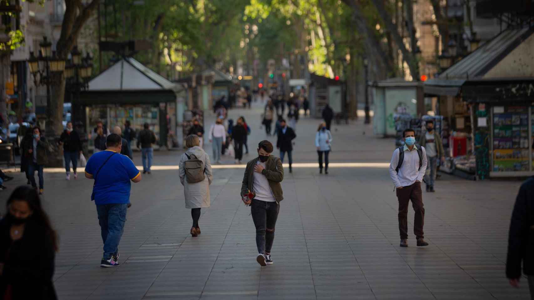 La Rambla de Barcelona sin las tradicionales paradas de libros / DAVID ZORRAKINO - EUROPA PRESS