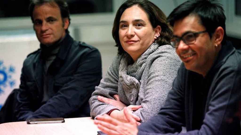 Ada Colau, junto a Jaume Asens y Gerardo Pisarello en una imagen de archivo / EFE