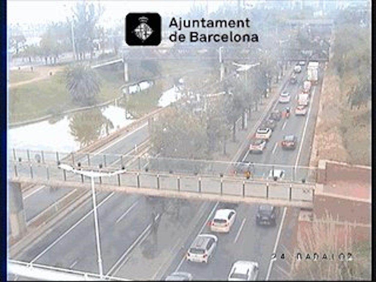 La ronda Litoral, colapsada un martes por la mañana / AYUNTAMIENTO DE BARCELONA