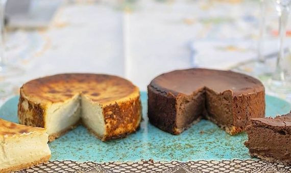 Tarta de queso clásica y tarta de queso y chocolate de Jon Cake / INSTAGRAM