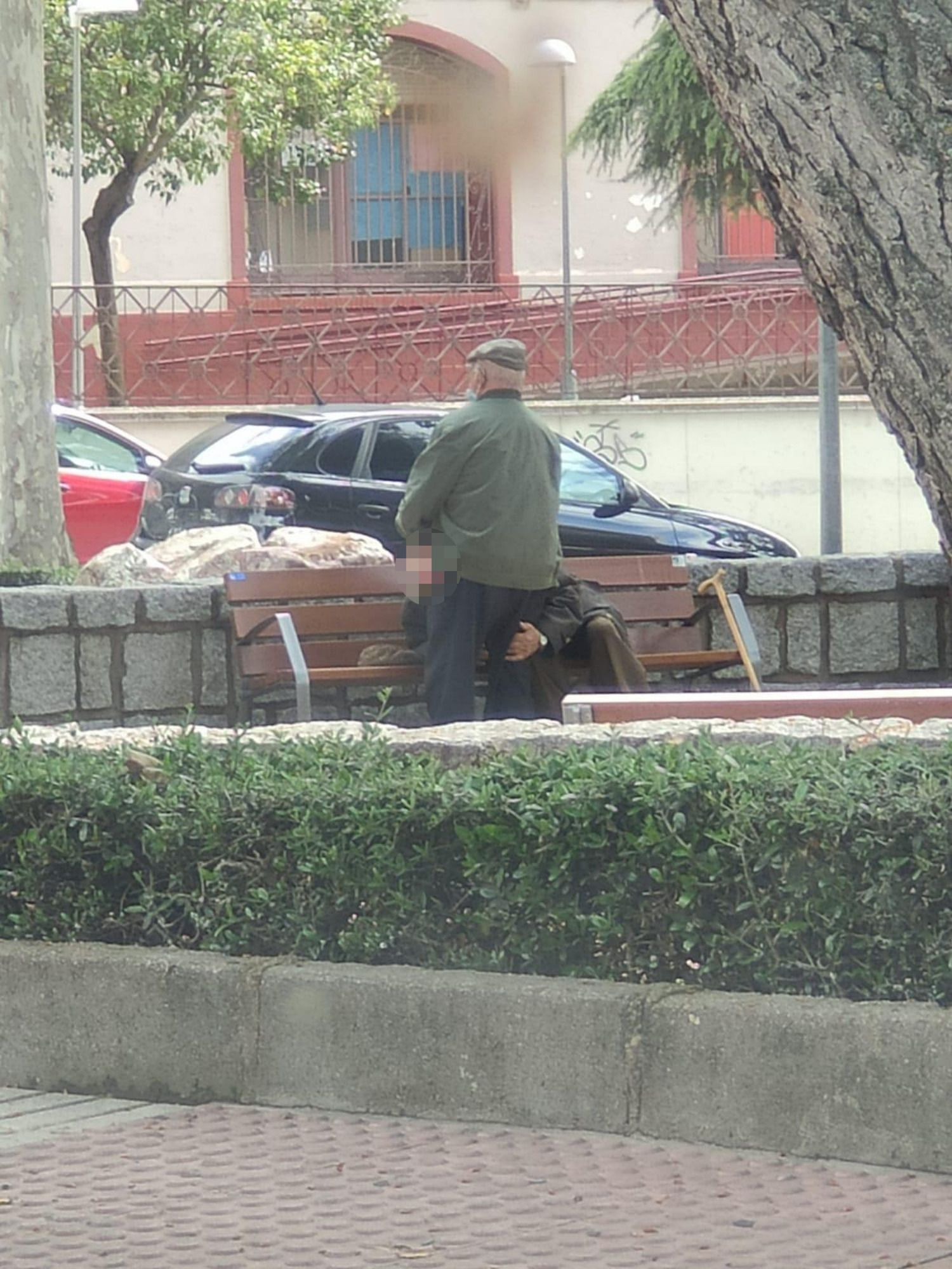 Dos ancianos, cazados practicando sexo oral en público... ¡y no es la  primera vez!