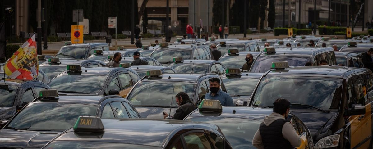 Marcha lenta del taxi en Barcelona / EUROPA PRESS