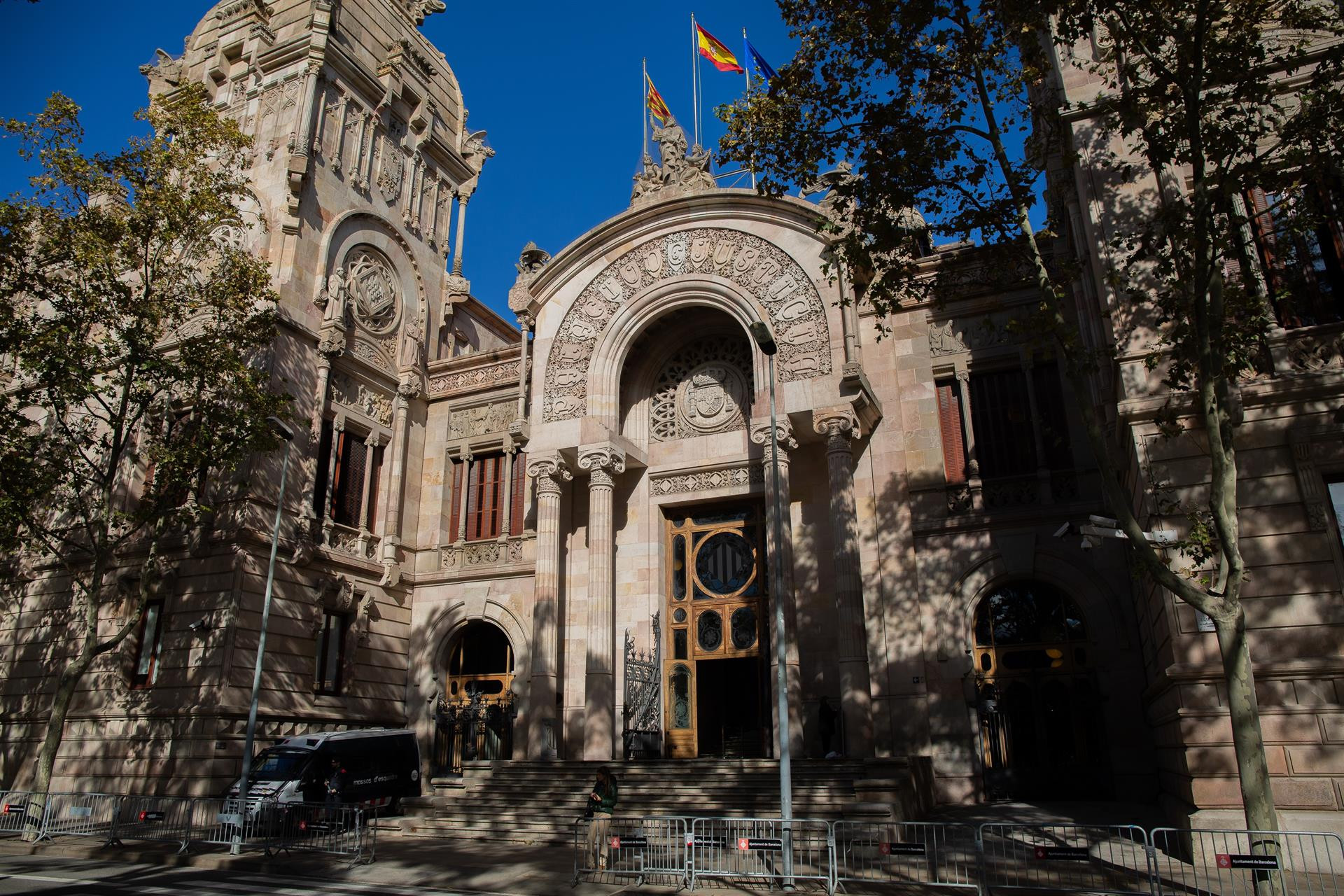 Fachada de la Audiencia de Barcelona / EUROPA PRESS - DAVID ZORRAKINO