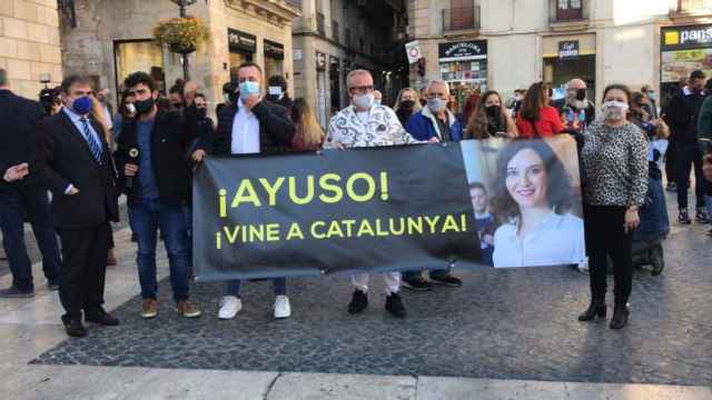 Protesta del ocio nocturno en la plaza Sant Jaume de Barcelona / betevé