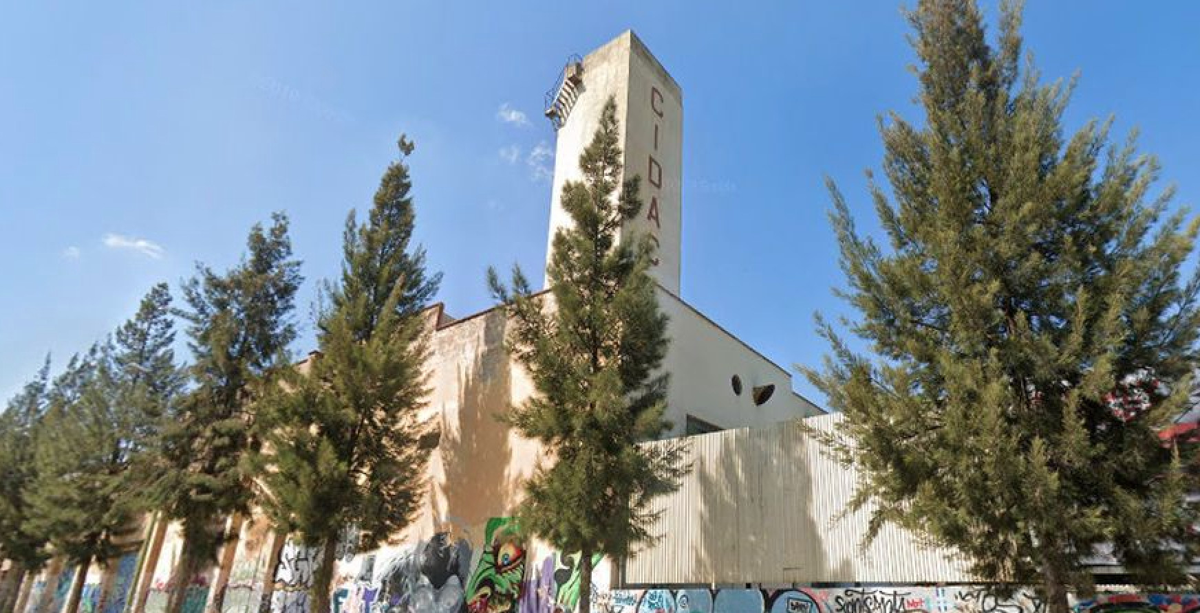 Exterior de la fábrica Cidac en Cornellà, donde falleció un joven de 19 años mientras trabajaba / GOOGLE MAPS